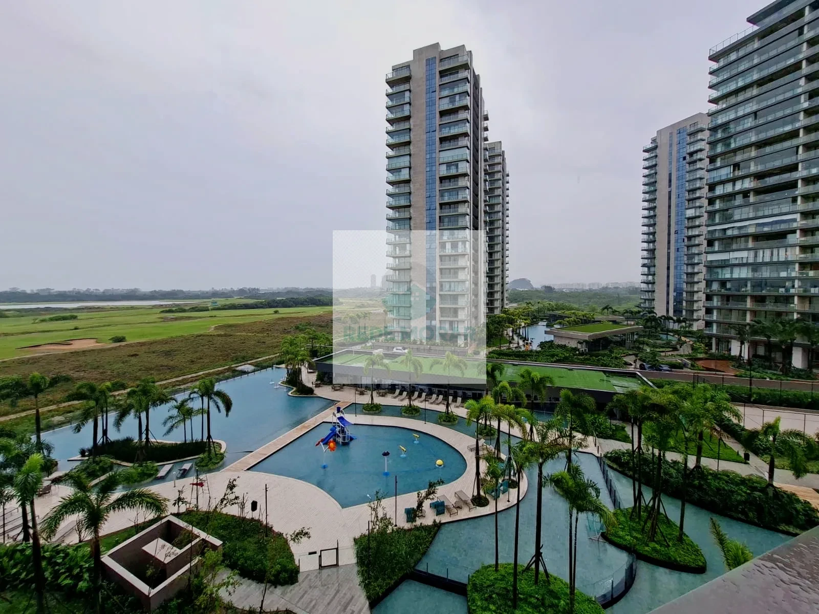 Apartamento Alto Padrão com 4 suites a venda na Barra da Tijuca, 216m2, 3 vagas.  Alto Padrão Golf Olímpico