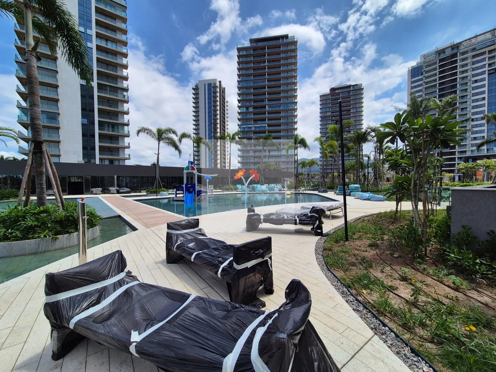 Apartamento Alto Padrão com 4 suites a venda na Barra da Tijuca, 216m2, 3 vagas.  Alto Padrão Golf Olímpico