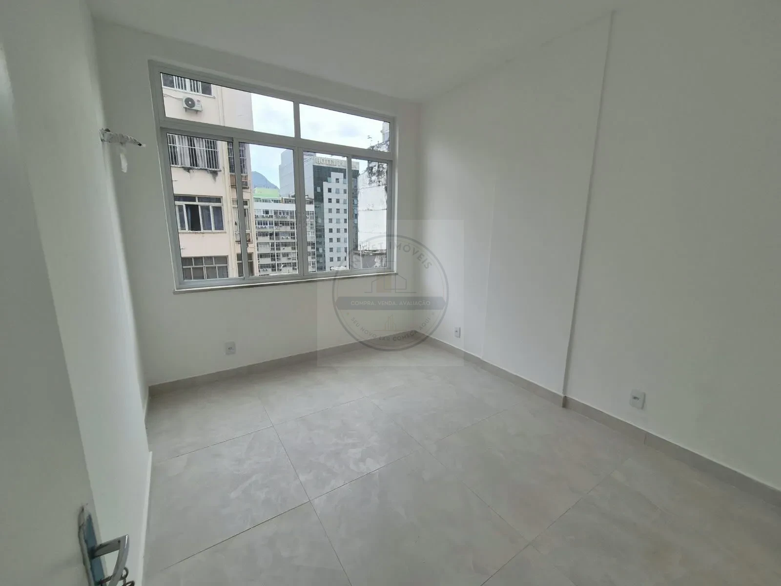 Apartamento a venda com 2 quartos no Leme, 70m2, 1 vaga - imagem 13