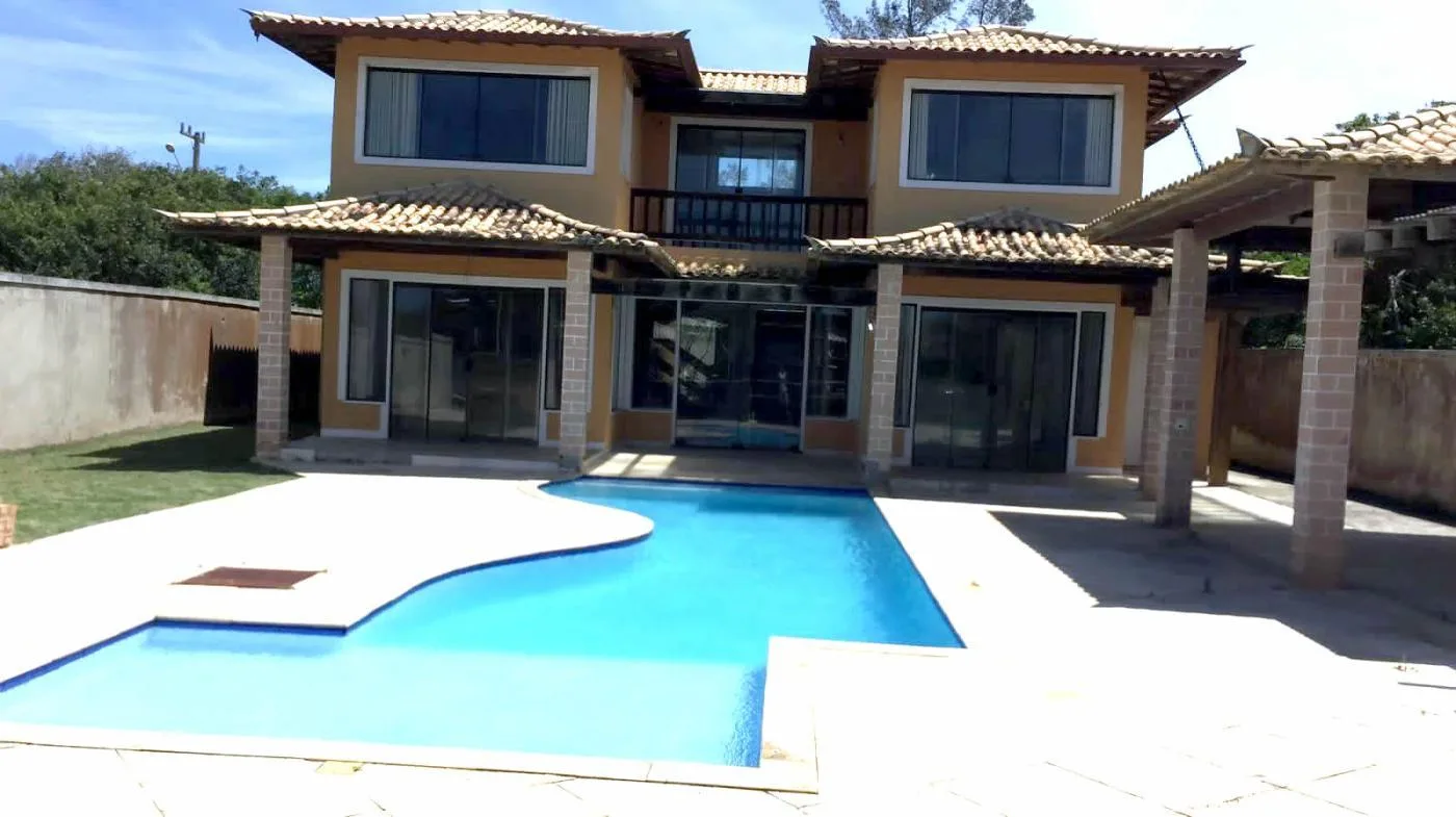 Casa para Venda em Armação dos Búzios / RJ no bairro Baía Formosa