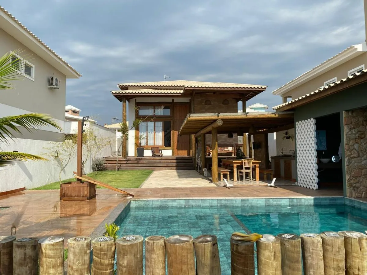 Casa em Condomínio para Venda em São Pedro da Aldeia / RJ no bairro Nova São Pedro