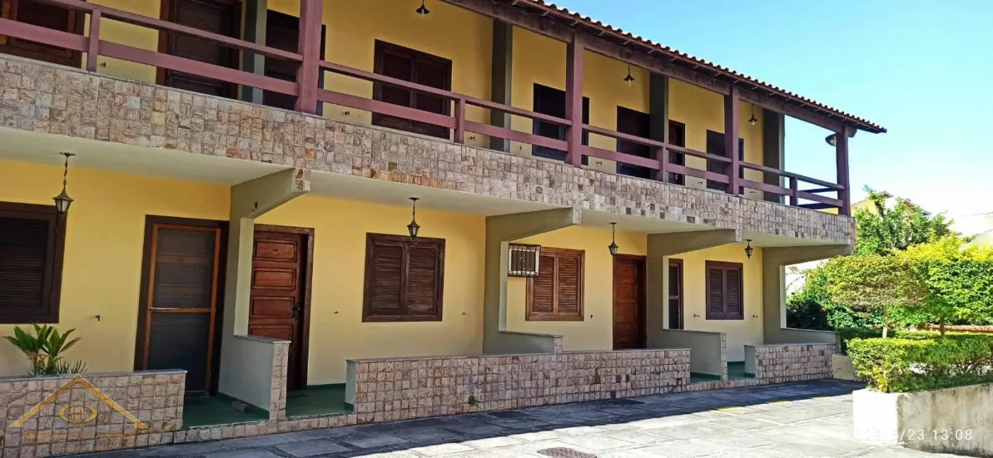 Casa em Condomínio para Venda em Cabo Frio / RJ no bairro Peró