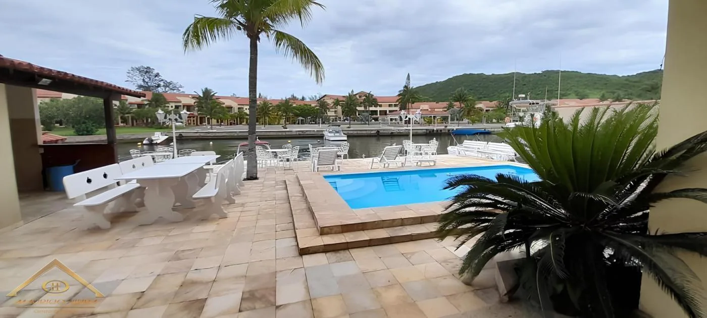 Maravilhosa casa no Canal em Cabo Frio