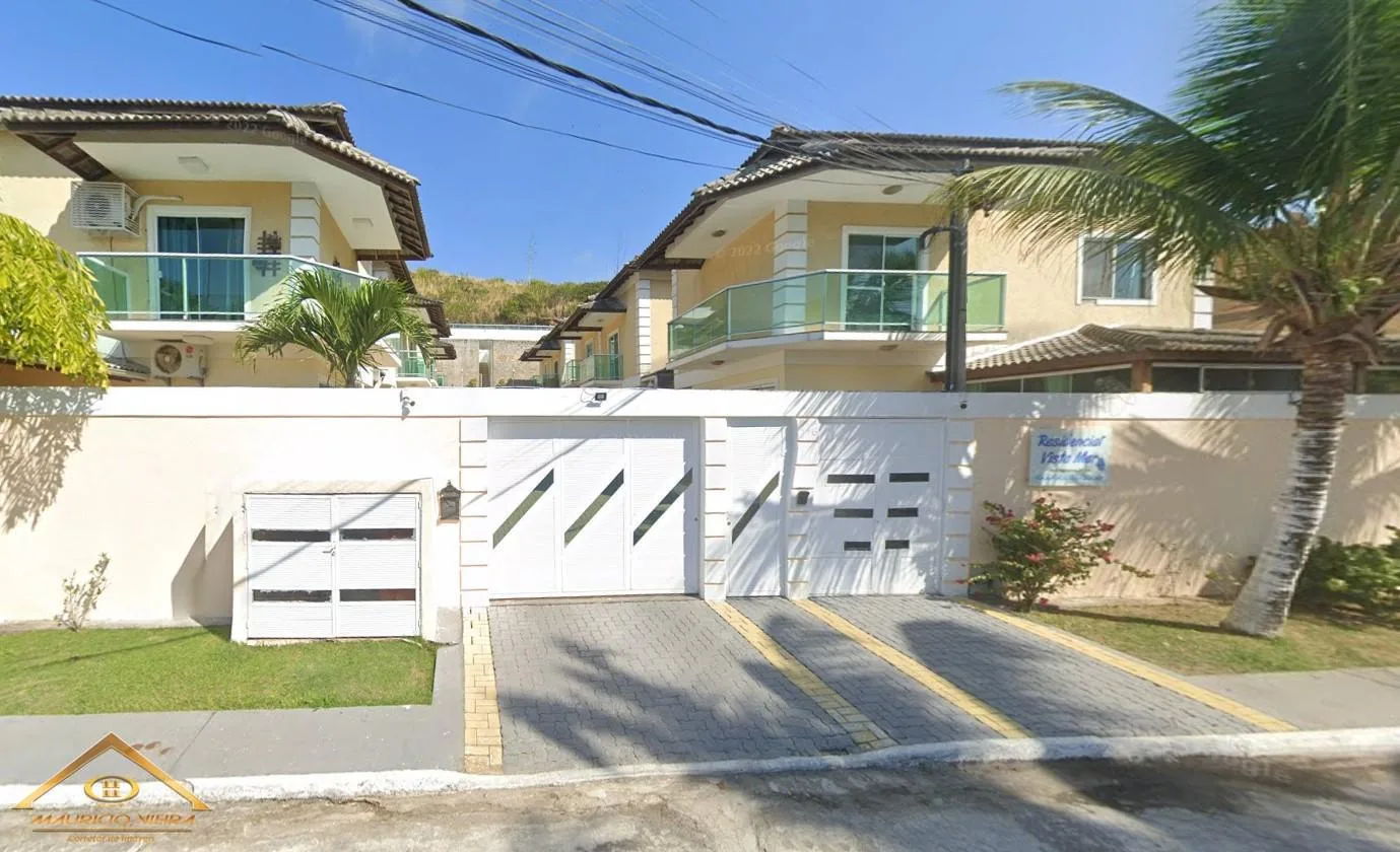 Casa em Condomínio para Venda em Cabo Frio / RJ no bairro Peró