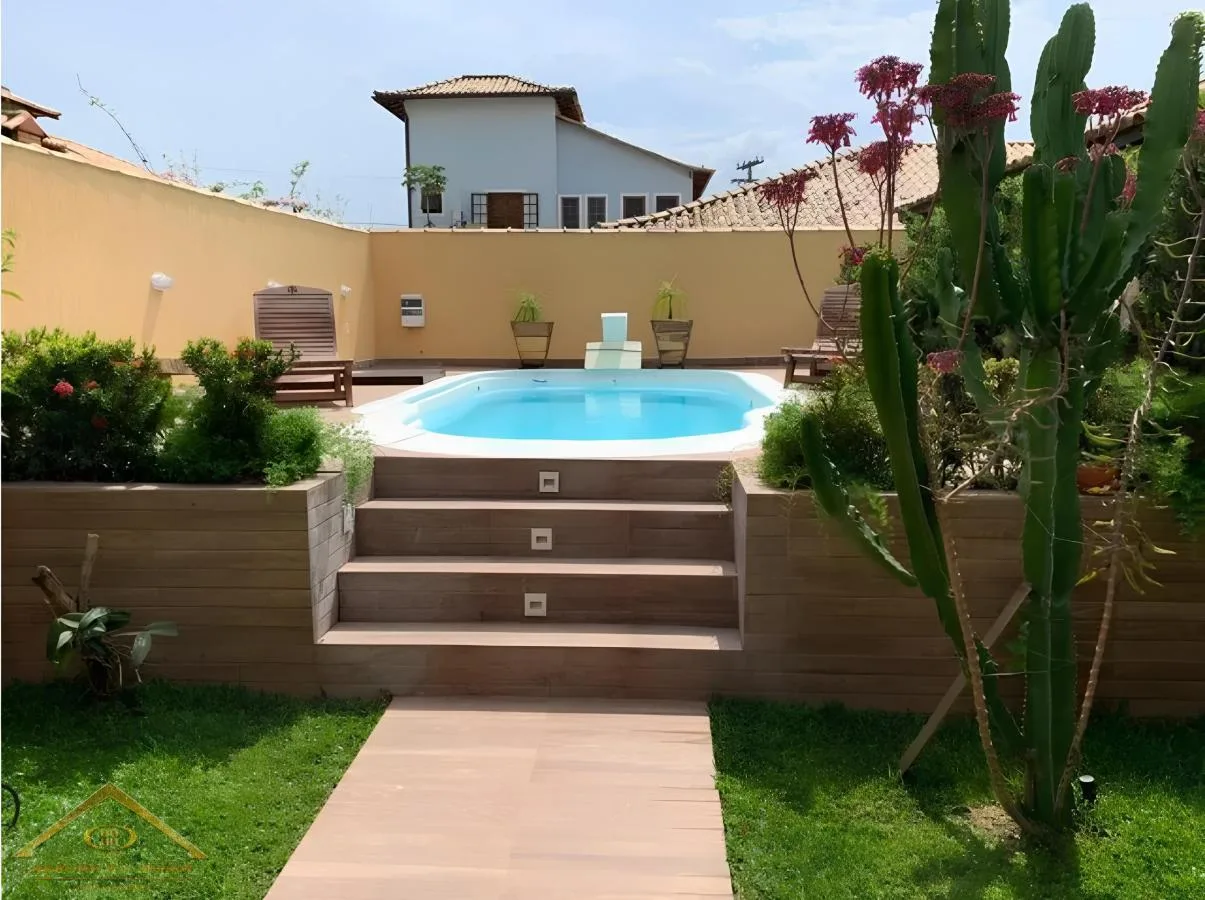 Casa em Condomínio para Venda em Cabo Frio / RJ no bairro Ogiva
