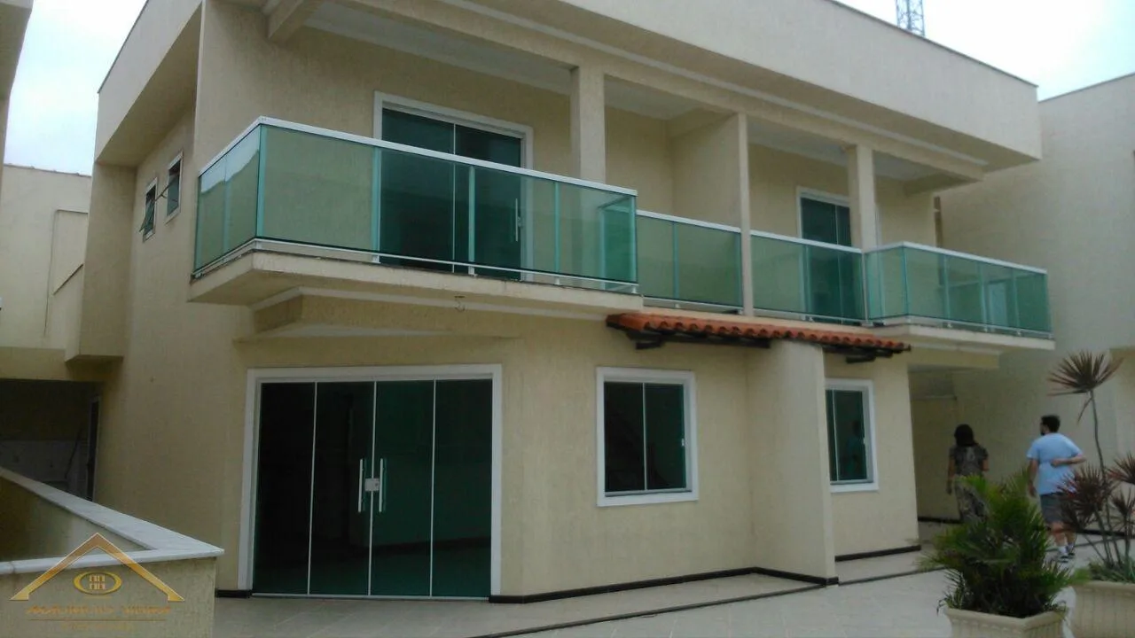 Casa em Condomínio para Venda em Cabo Frio / RJ no bairro Peró