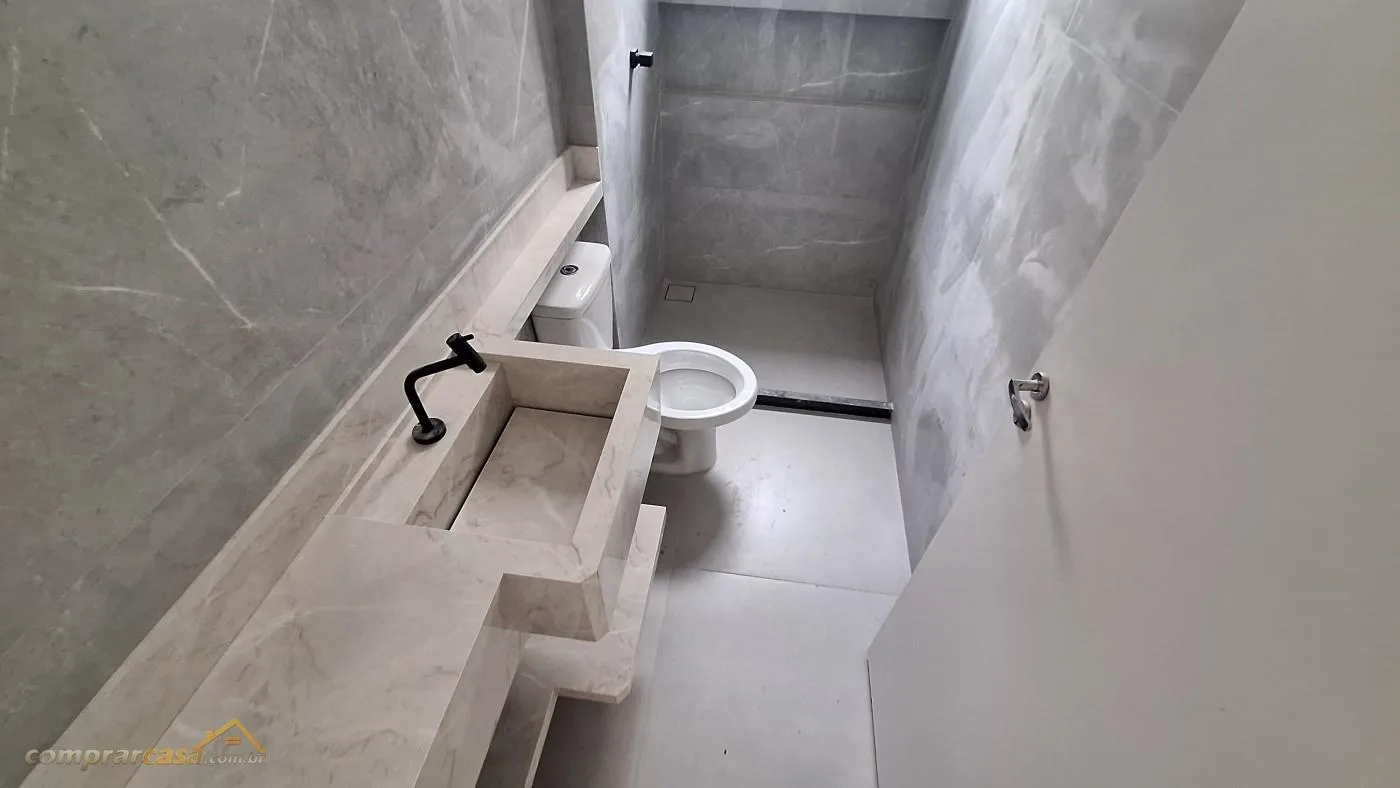 Casa para Venda em Cabo Frio / RJ no bairro Vila do Peró - imagem 32
