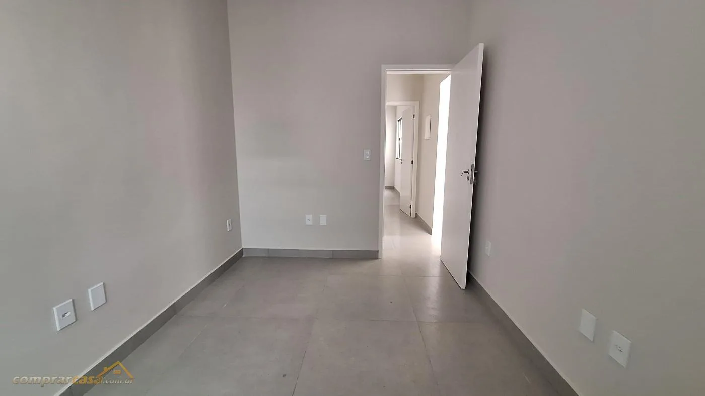 Casa para Venda em Cabo Frio / RJ no bairro Vila do Peró - imagem 21