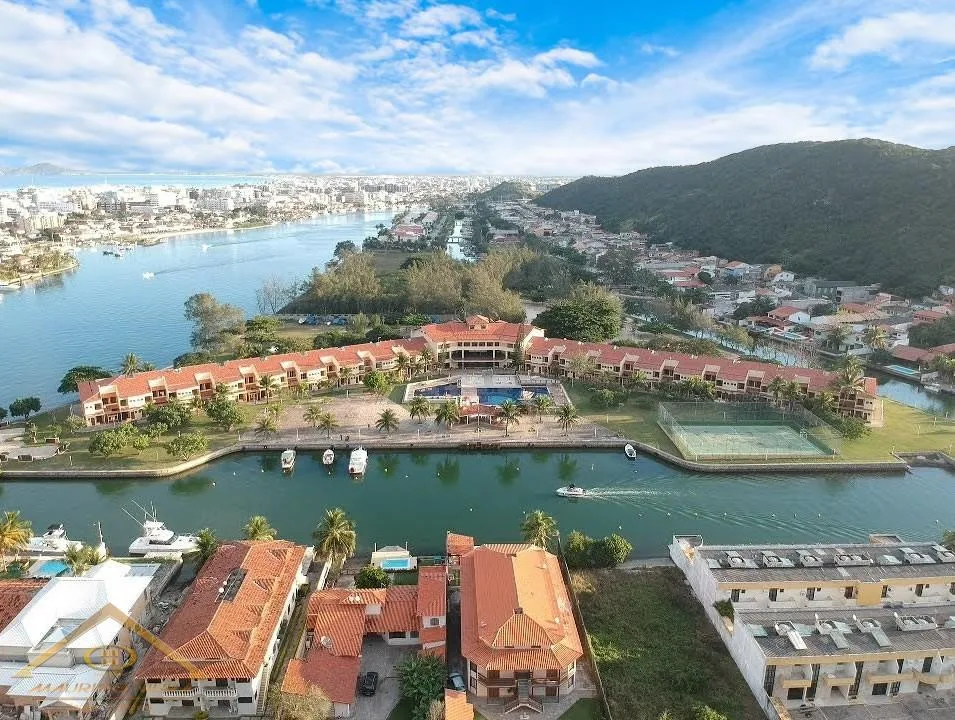 Apartamento para Venda em Cabo Frio / RJ no bairro Gamboa