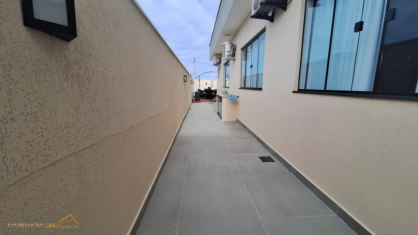 Casa em Condomínio para Venda em Cabo Frio / RJ no bairro Peró - imagem 4