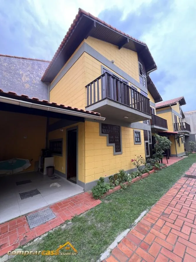 Casa em Condomínio para Venda em Cabo Frio / RJ no bairro Peró