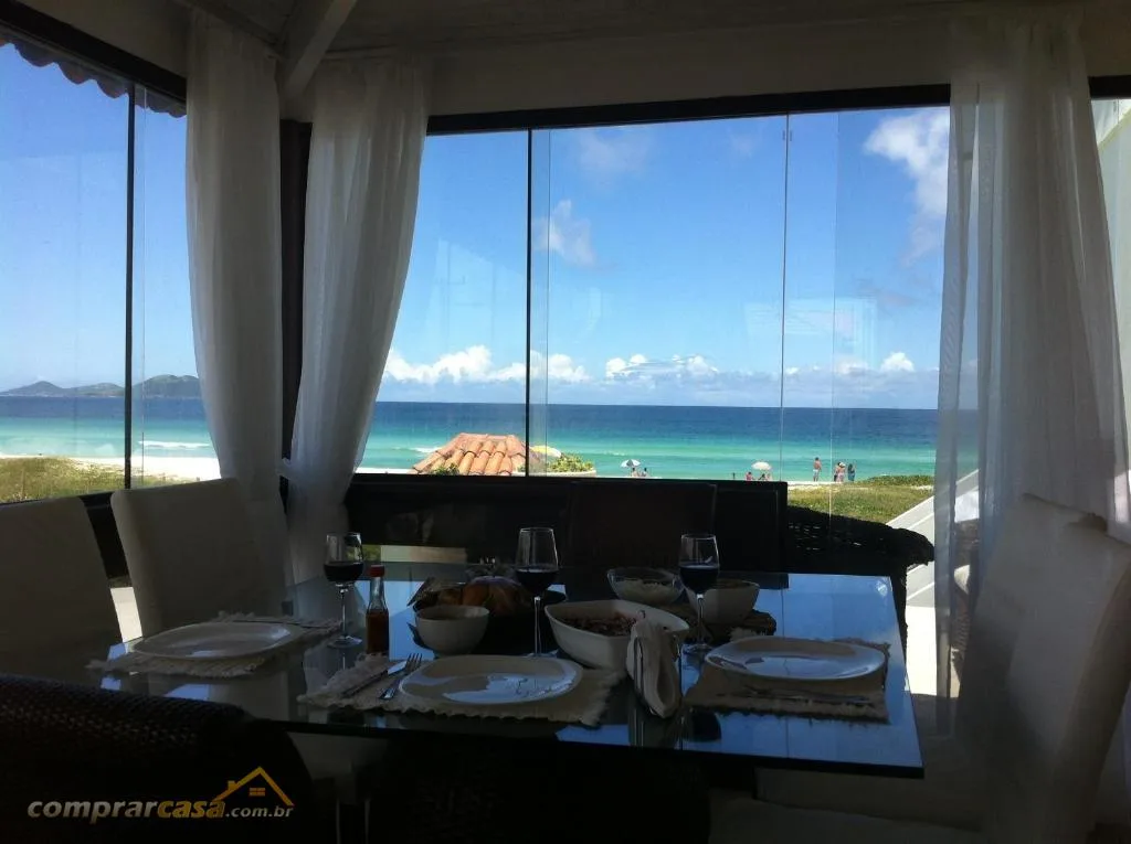 Casa em Condomínio para Venda em Cabo Frio / RJ no bairro Praia do Foguete