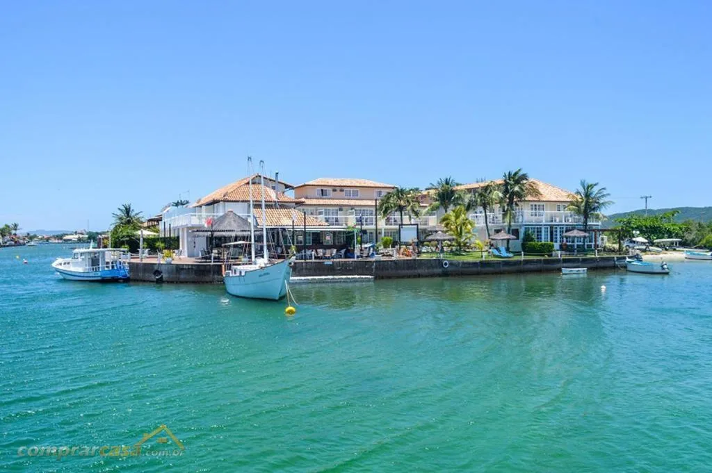 Casa em Condomínio para Venda em Cabo Frio / RJ no bairro Ogiva