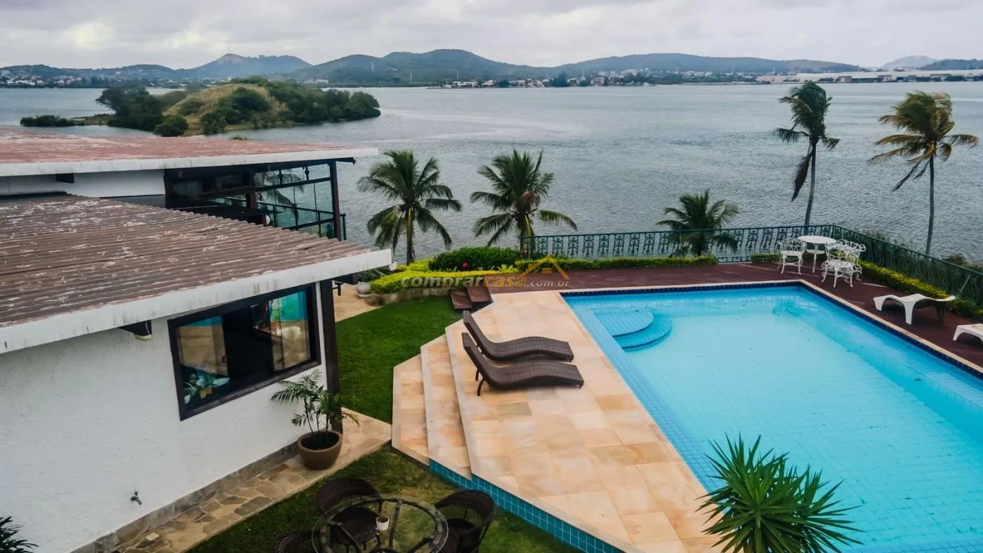 Casa para Venda em Cabo Frio / RJ no bairro Praia do Siqueira